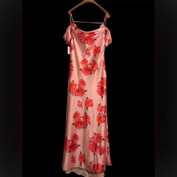 Petal & Pup Esther Midi Dress - Picture 7 of 12